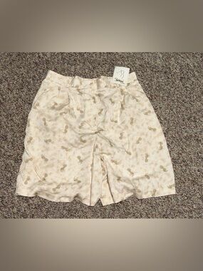 NWT Womens size 16 EP Pro golf shorts Cream Printed Relaxed Shorts